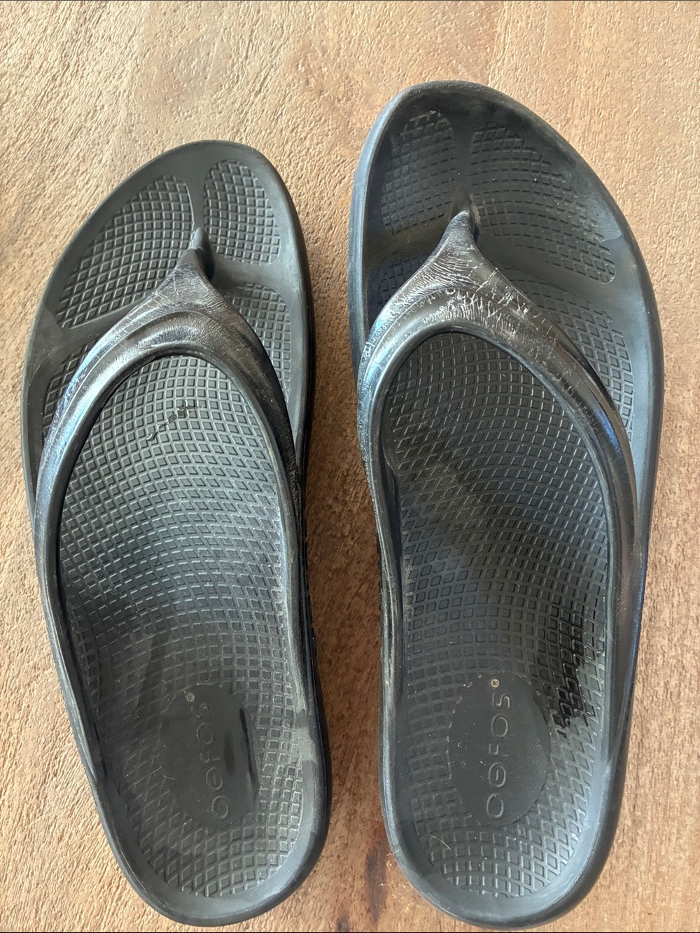 OOFOS Women's Recovery Flip Sandals - Black